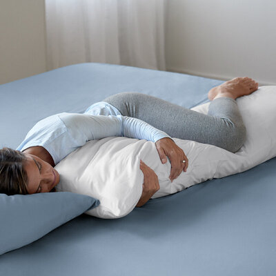 https://www.sleepnumber.com/product_images/cool-comfortfit-body-pillow/641caac28d246248922a1592/detail.jpg?c=1680291740
